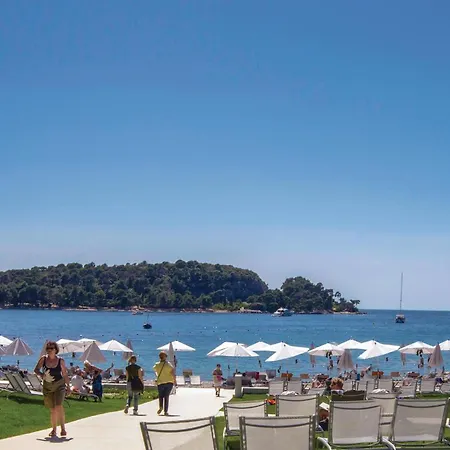 Casa de Férias In With Outdoor Swimming Pool