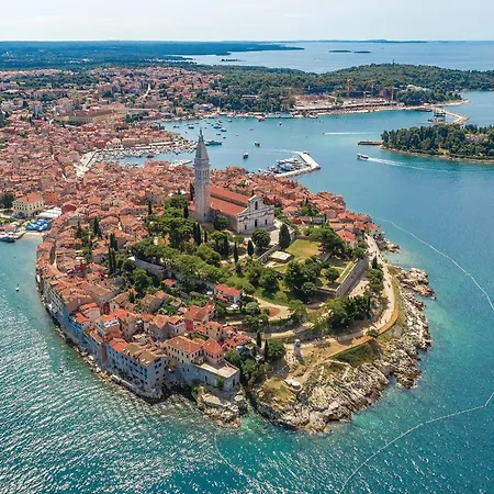 In With Outdoor Swimming Pool Ferienhaus Rovinj